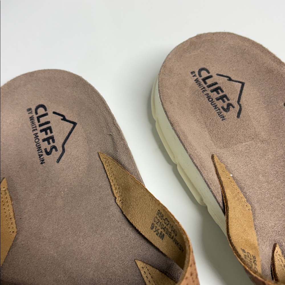 Cliffs by WHITE MOUNTAIN Brown Tan Textured Crisscross Slide Sandals - Picture 2 of 5